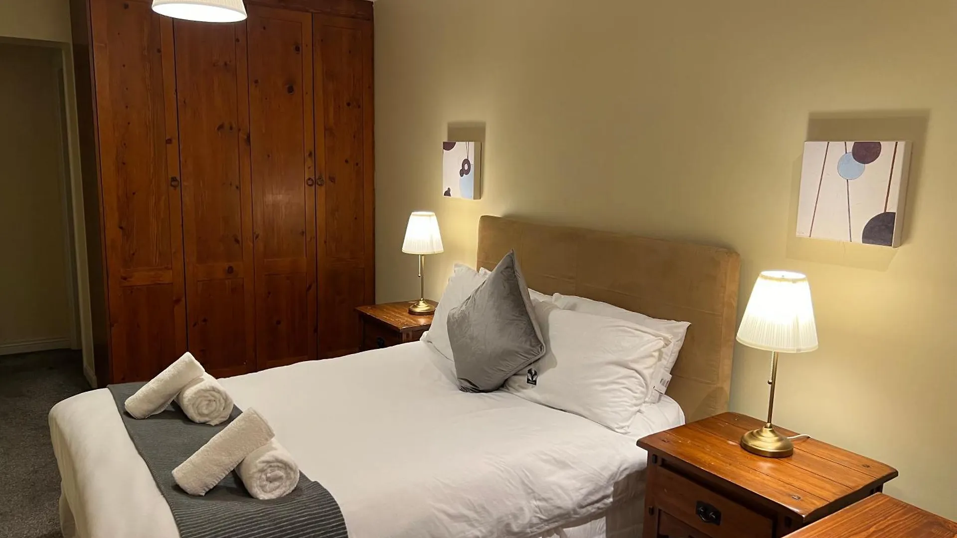 2Br Apartment Bt9 With Balcony Belfast 0*,  United Kingdom