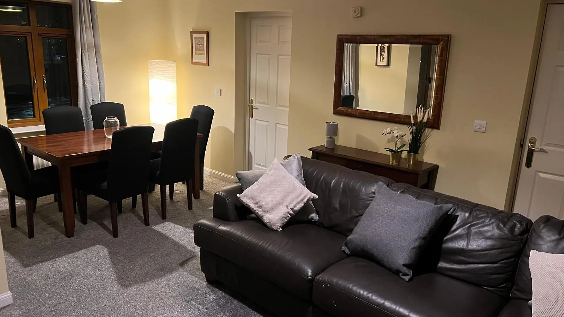 2Br Apartment Bt9 With Balcony Belfast