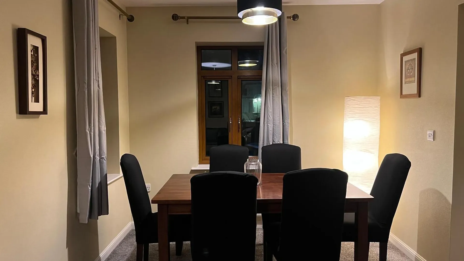 2Br Apartment Bt9 With Balcony Belfast 0*,